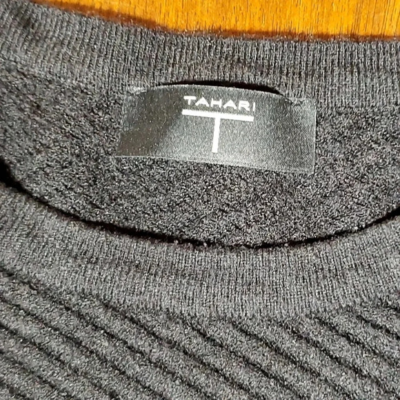 Tahari Black Pullover Sweater Size Large - Picture 4 of 11